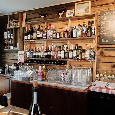 Bed & Breakfast Restaurang Sybarit Houtskar エクステリア 写真
