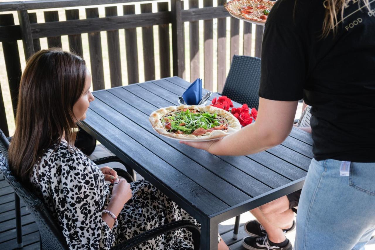 Bed & Breakfast Restaurang Sybarit Houtskar エクステリア 写真