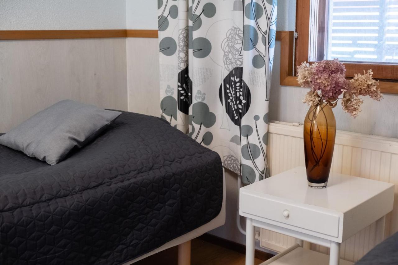 Bed & Breakfast Restaurang Sybarit Houtskar エクステリア 写真