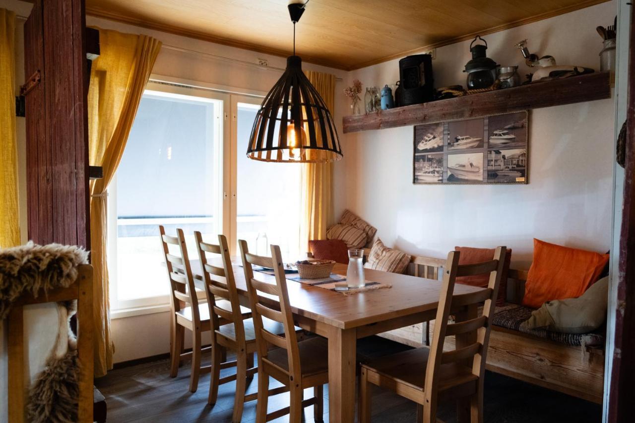Bed & Breakfast Restaurang Sybarit Houtskar エクステリア 写真