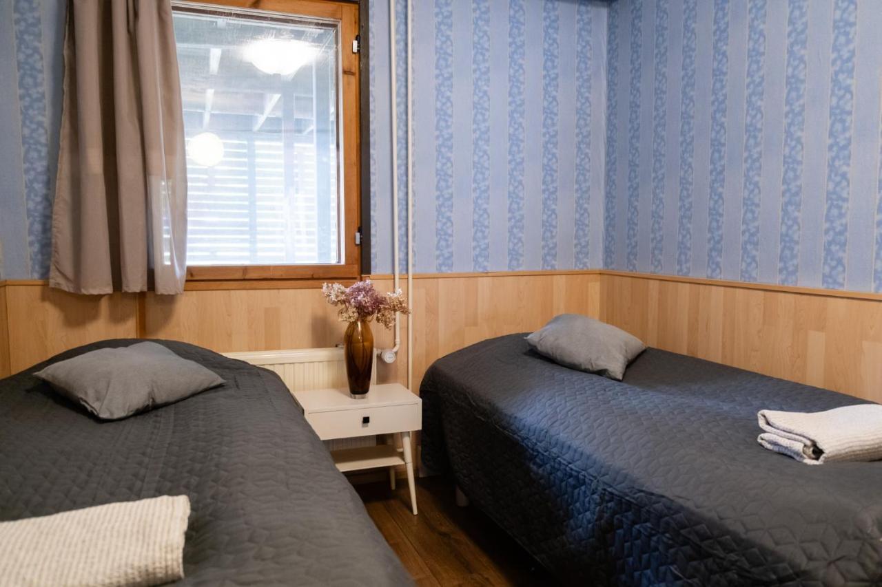 Bed & Breakfast Restaurang Sybarit Houtskar エクステリア 写真