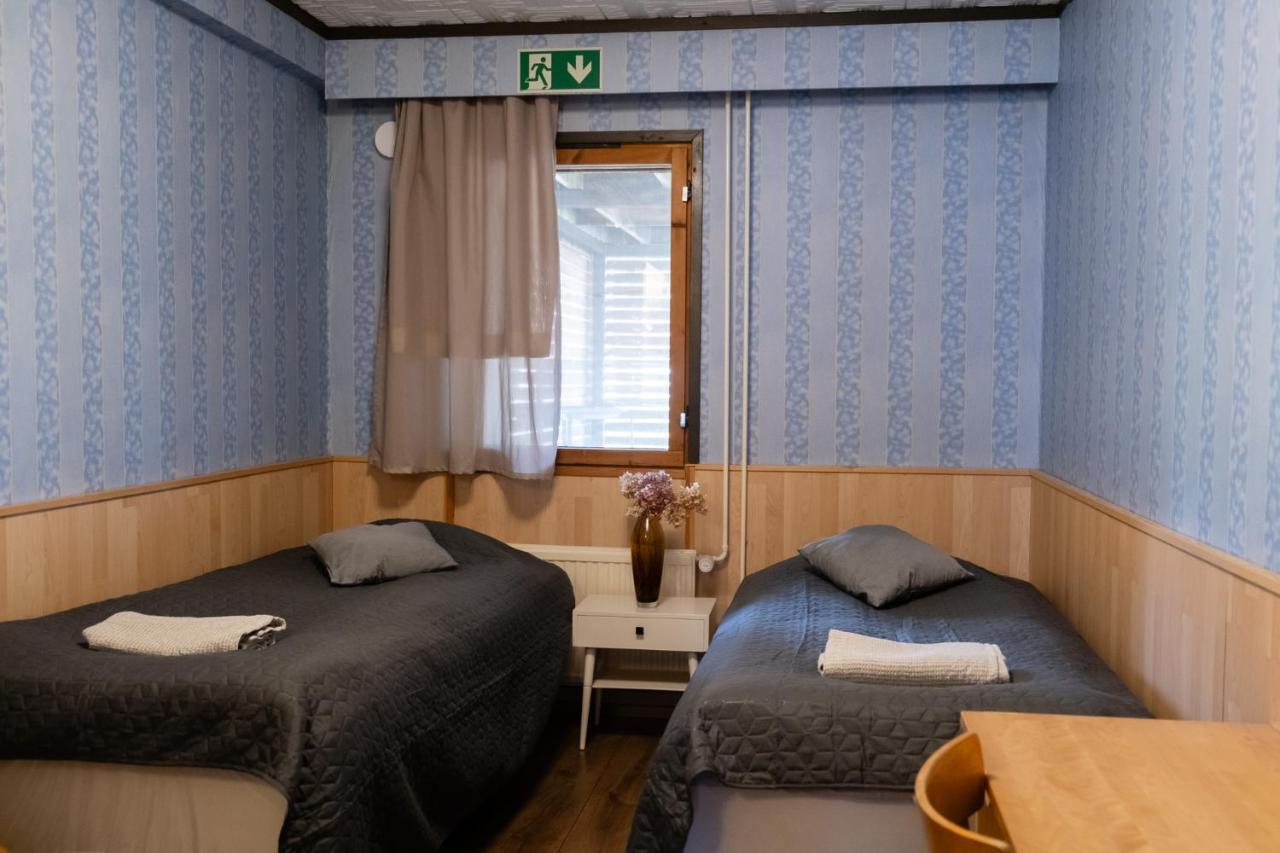 Bed & Breakfast Restaurang Sybarit Houtskar エクステリア 写真