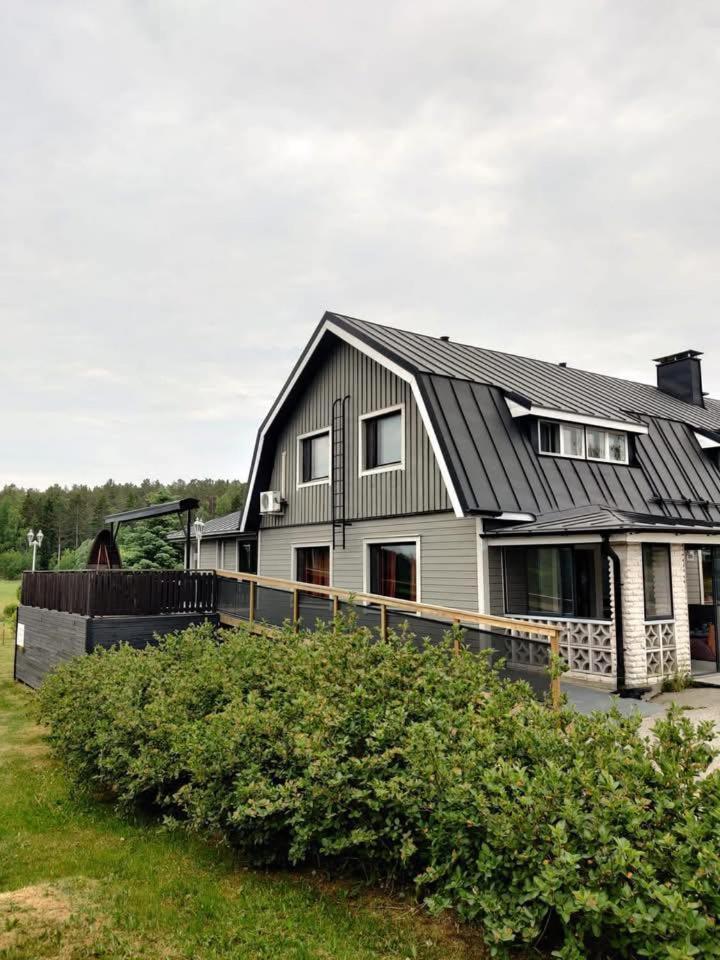 Bed & Breakfast Restaurang Sybarit Houtskar エクステリア 写真